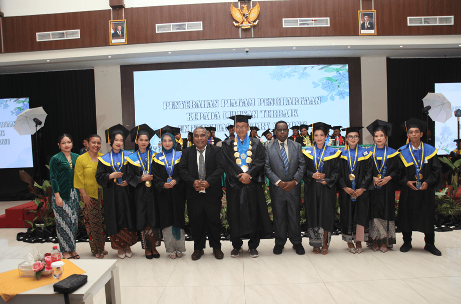Wisuda Sarjana UNVIC Sorong Tahun 2025